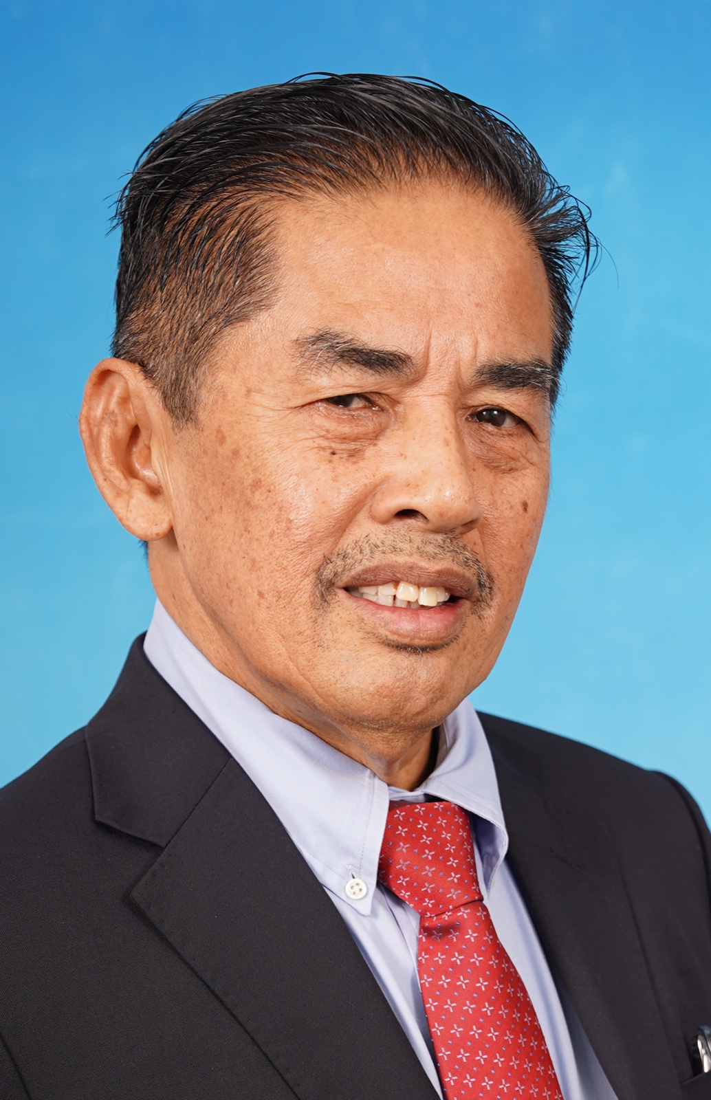 YM TENGKU MAHRI BIN TENGKU CHIK