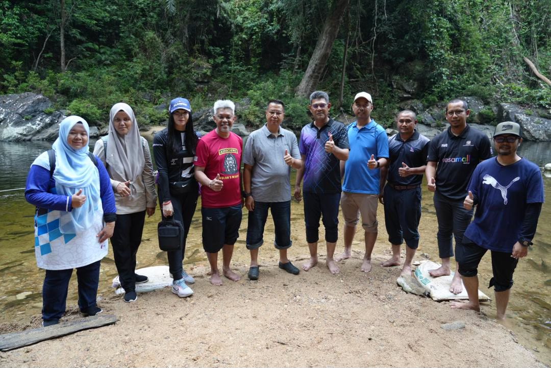 LAWATAN YAM TENGKU SRI TEMENGGUNG RAJA TERENGGANU KE TASIK KENYIR
