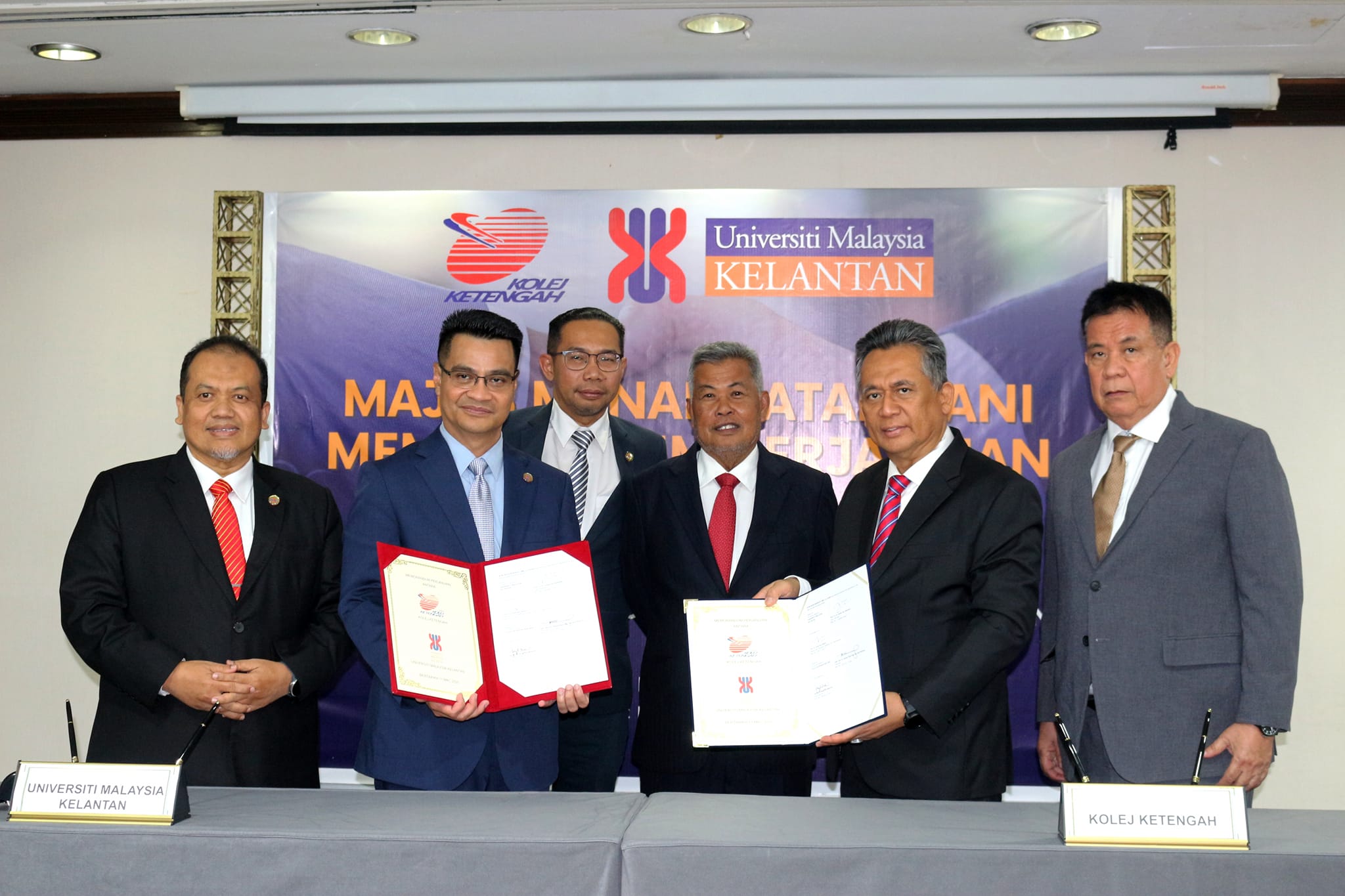 MAJLIS MENDATANGANI MEMORANDUM PERJANJIAN (MoA) ANTARA KOLEJ KETENGAH DAN UNIVERSITI MALAYSIA KELANTAN