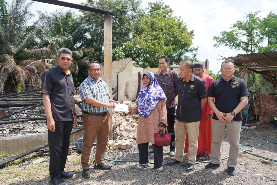 SUMBANGAN BENCANA KEBAKARAN RUMAH PENDUDUK KAMPUNG JERANGAU SUNGAI, DUNGUN