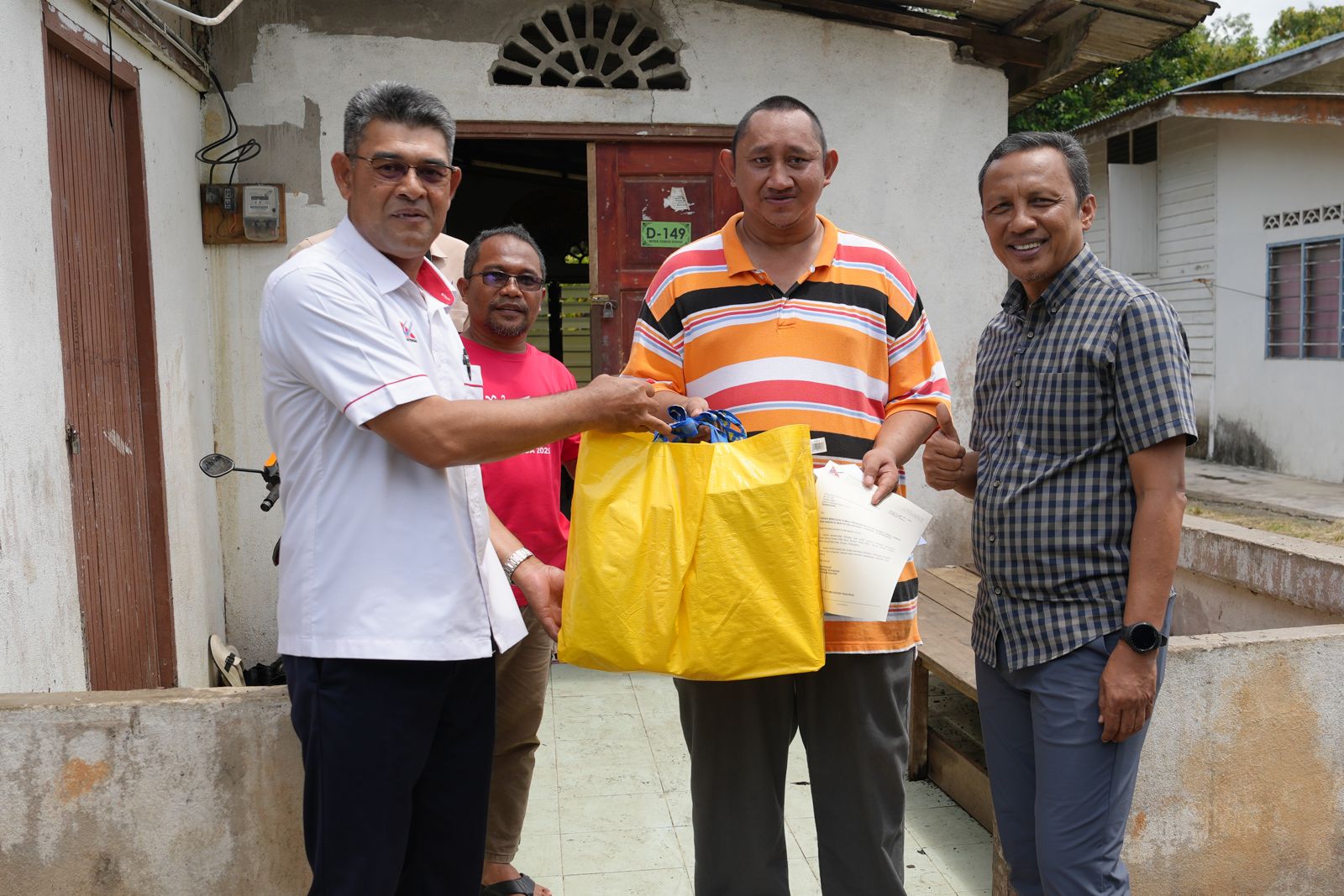 Yayasan KETENGAH Salur Bantuan Kecemasan & Tawar Rumah PPRS Kepada Mangsa Ribut