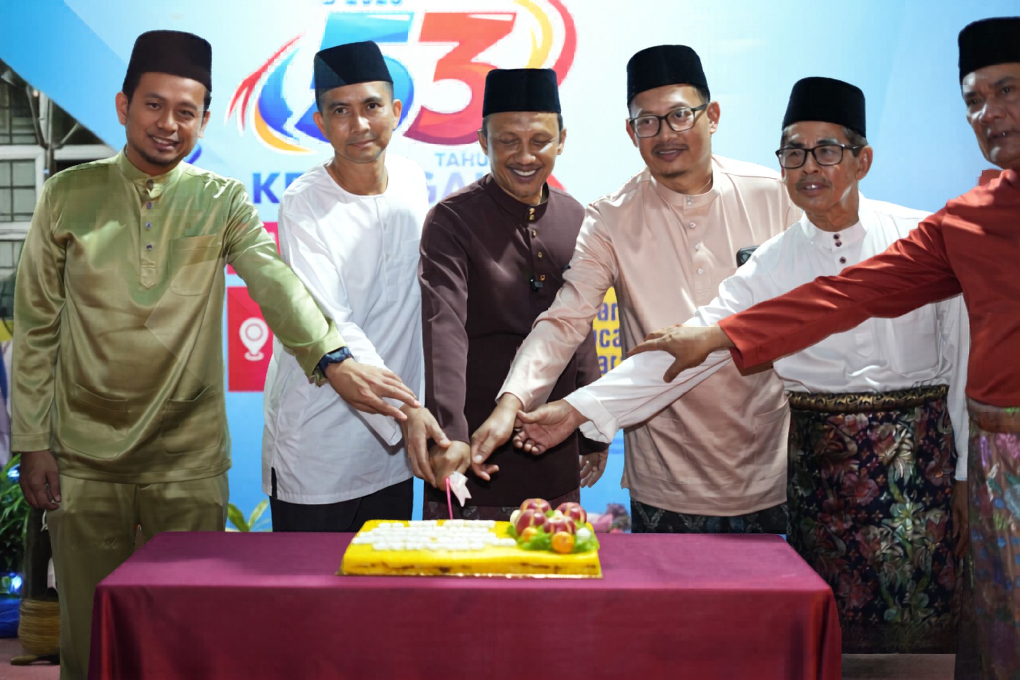 PENGLIBATAN AKTIF KOMUNITI SETEMPAT JAYAKAN SAMBUTAN ULANG TAHUN KE-53 KETENGAH