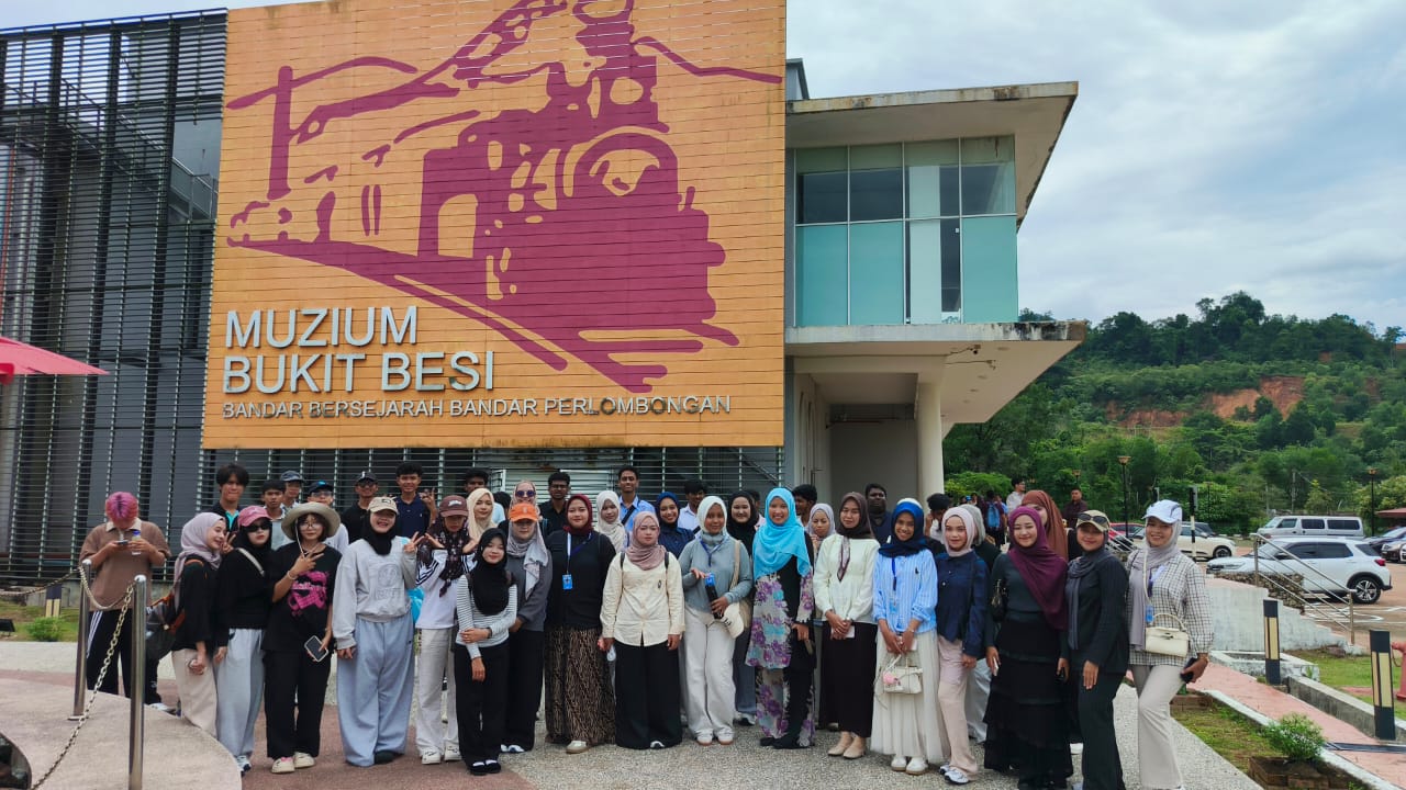 LAWATAN PENDIDIKAN DELEGASI ANTARABANGSA KUNJUNGI MUZIUM BUKIT BESI, DUNGUN, TERENGGANU