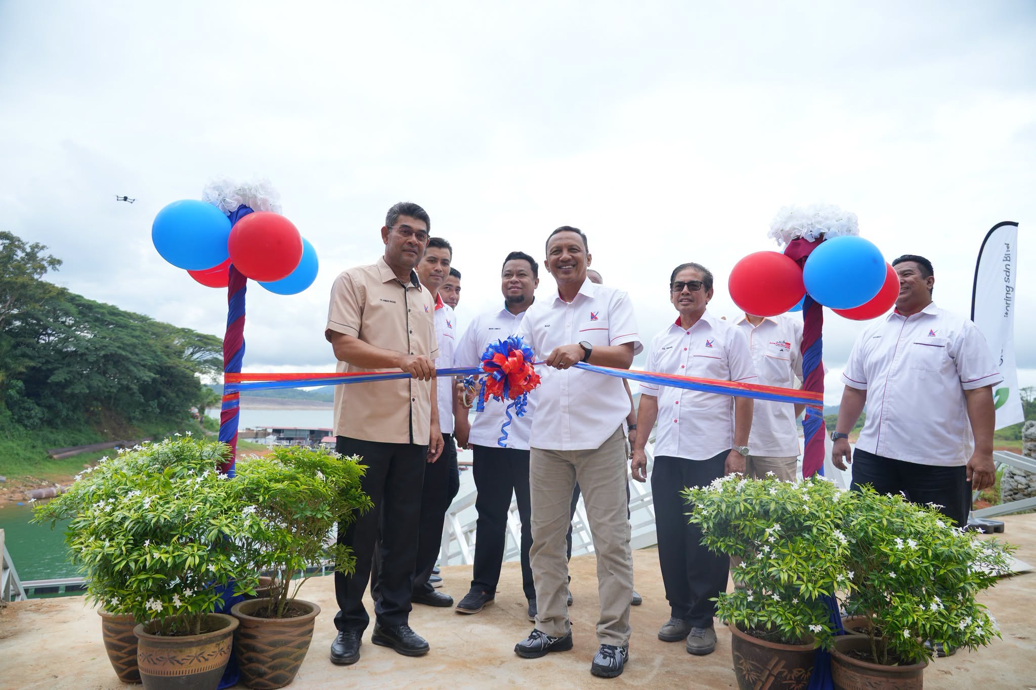 PROJEK PENGUKUHAN TEBING TAMBATAN RUMAH BOT BERNILAI RM8.7 JUTA PERKUKUH INFRASTRUKTUR PELANCONGAN TASIK KENYIR