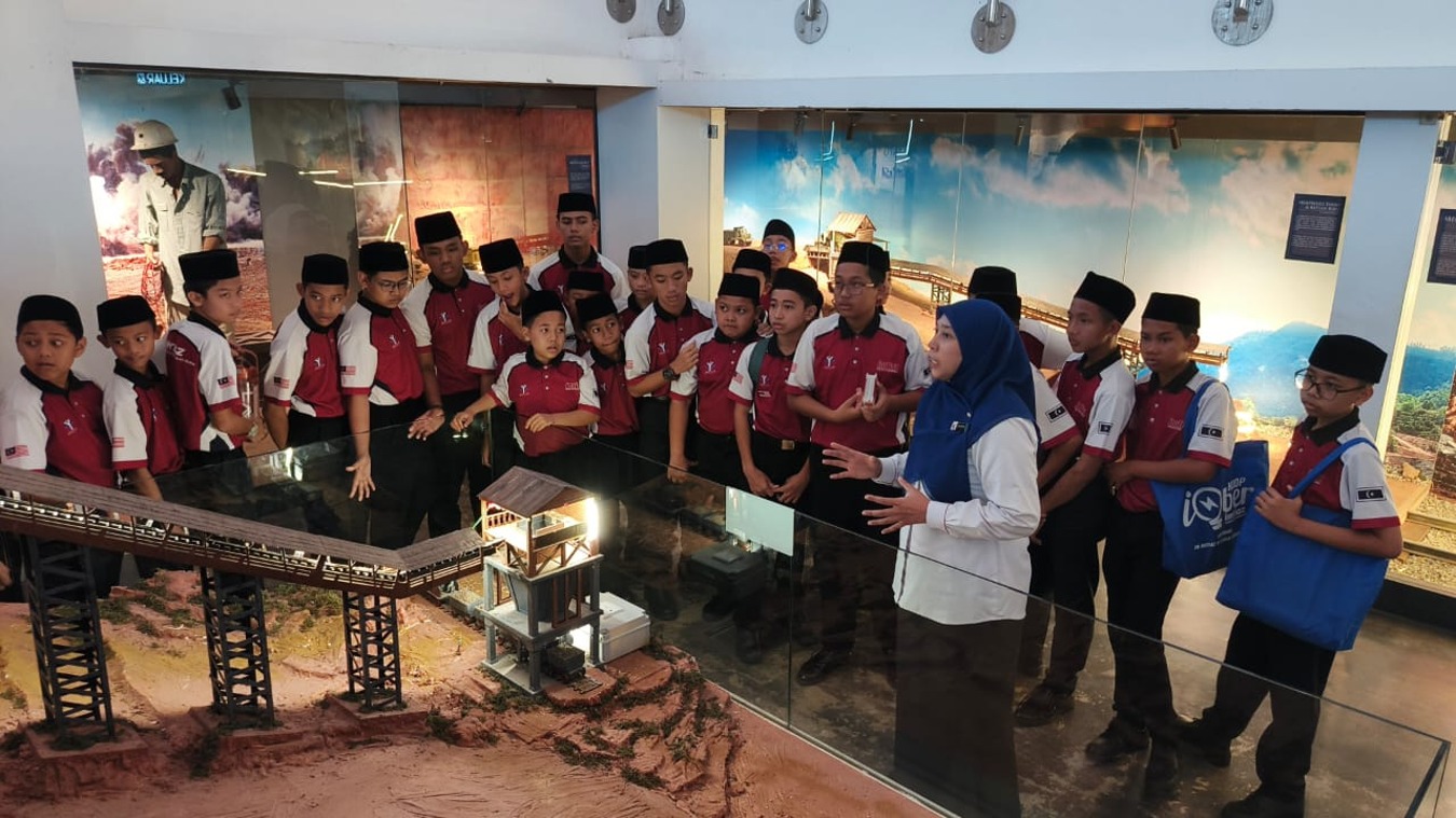 LAWATAN SAMBIL BELAJAR SEKOLAH MENENGAH IMTIAZ YAYASAN TERENGGANU KUALA BERANG, TERENGGANU KE MUZIUM BUKIT BESI, DUNGUN, TERENGGANU