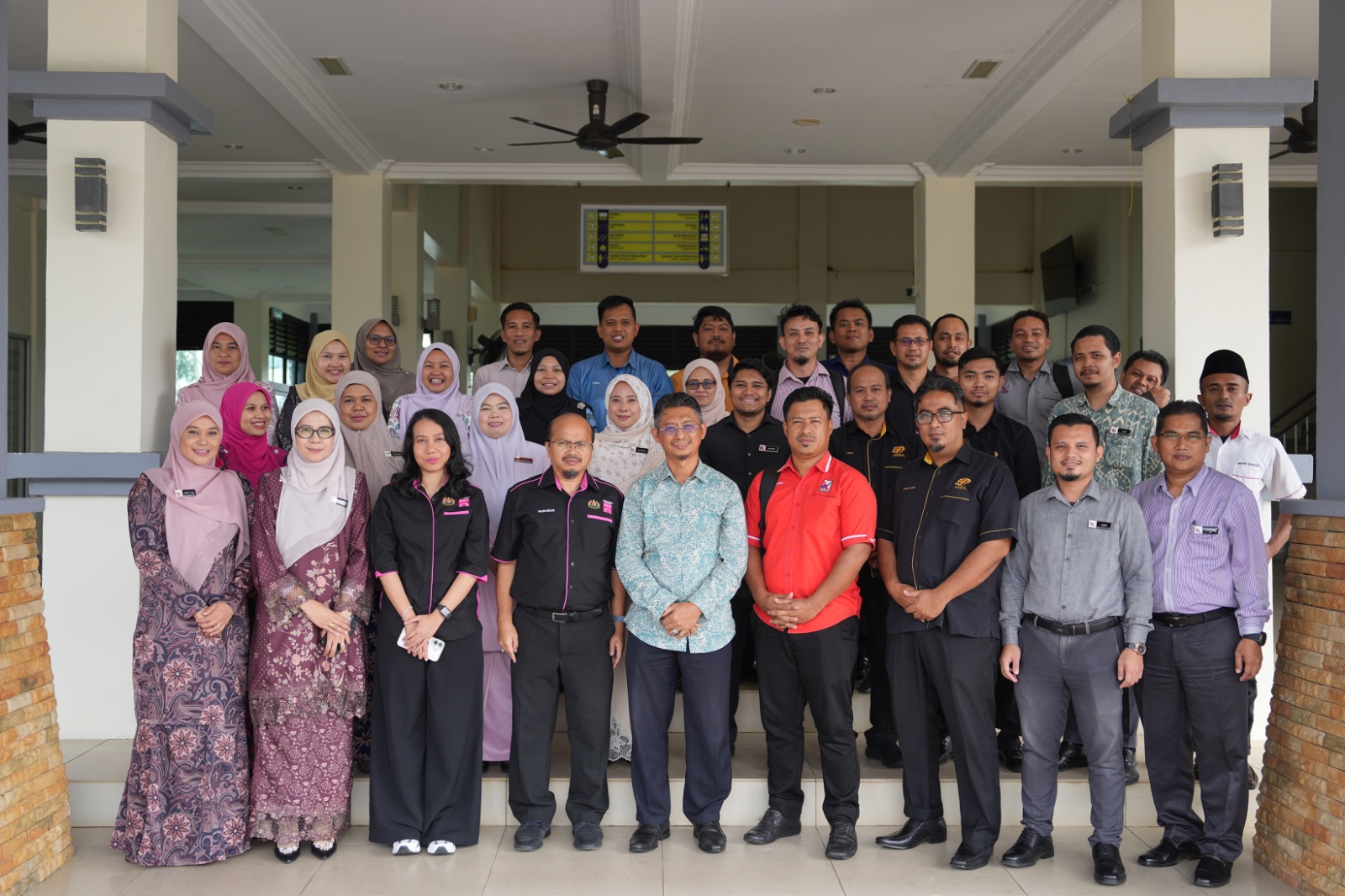 KURSUS PENGURUSAN ARTIFICIAL INTELLIGENCE (AI) KEPADA PEGAWAI DAN KAKITANGAN KETENGAH TAHUN 2026