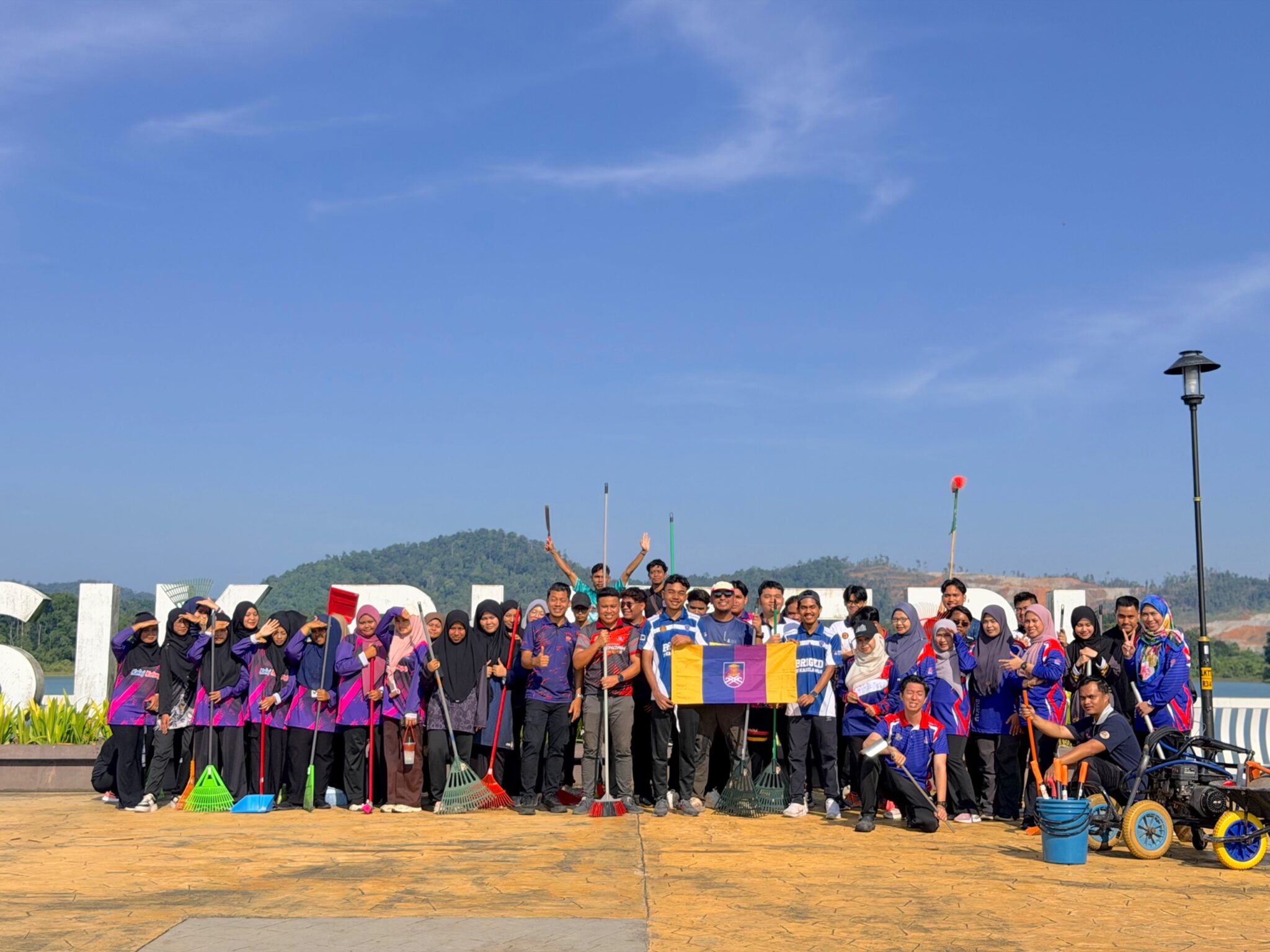 Gotong-Royong-Bukit-Besi-5-2048x1536.jpeg