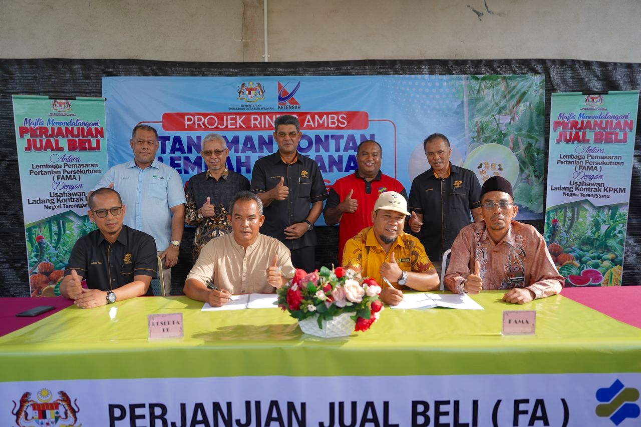 Majlis Menandatangani Perjanjian Jual Beli (FA) Ladang Kontrak Tanaman Tembikai Wangi
