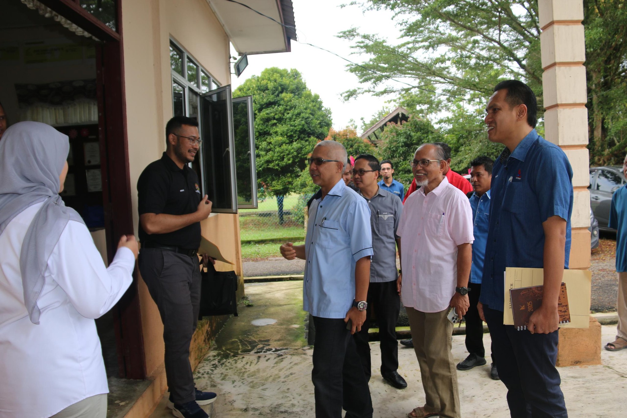 MONITORING VISIT ON THE IMPLEMENTATION STATUS OF PROJECTS UNDER THE DESA LESTARI PROGRAMME