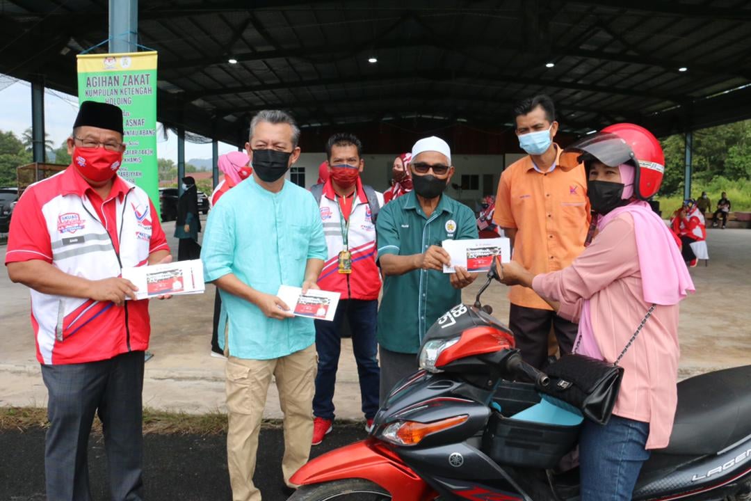 Agihan Zakat Kumpulan Khsb Kepada Pelajar Pelajar Asnaf Peringkat Dun Rantau Abang Lembaga Kemajuan Terengganu Tengah