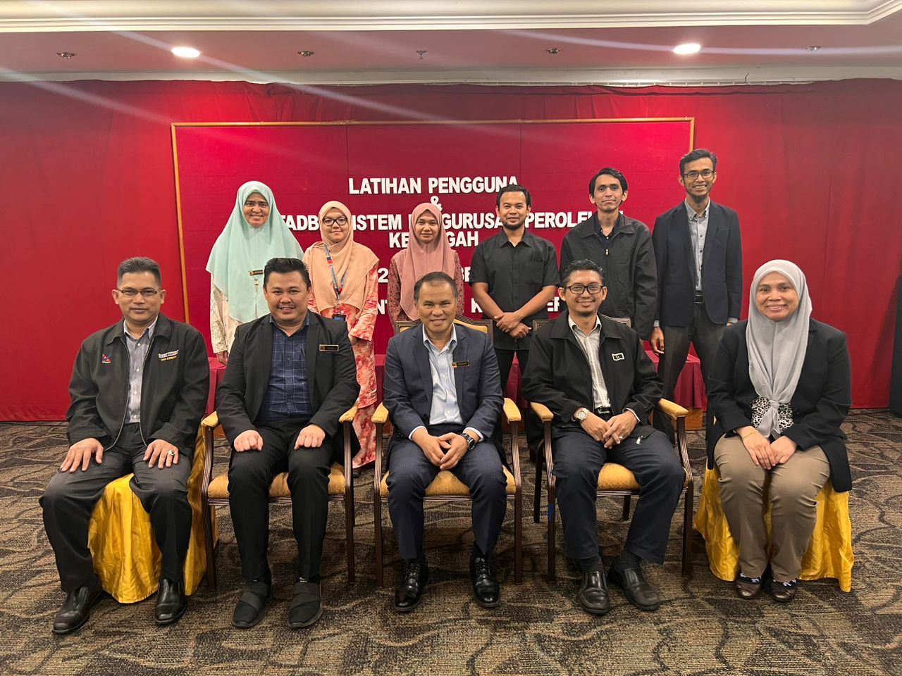 2db32e8e-d927-4b84-b740-42cd8d76fd28