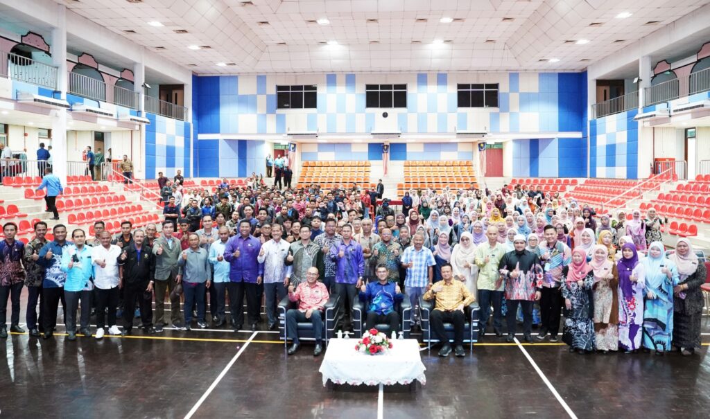 589405719_1296453375845450_6942620046399674250_n